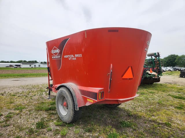 Image of Kuhn Knight VT 144 equipment image 3