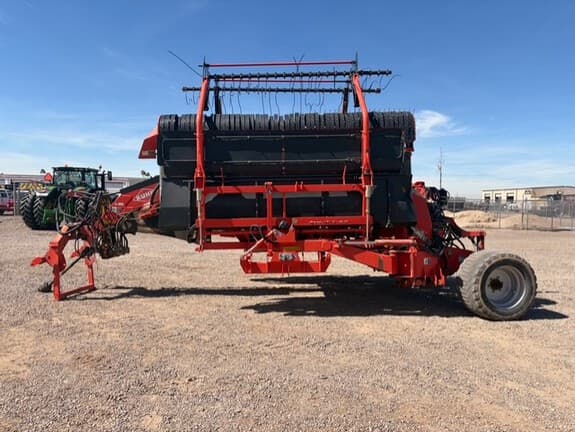 Image of Kuhn Merge-Maxx 902 equipment image 1