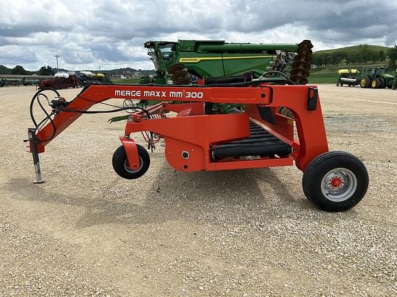 Image of Kuhn Merge-Maxx MM300 equipment image 3