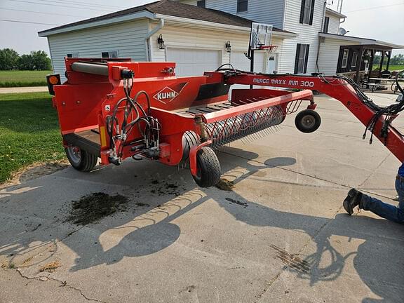 Image of Kuhn Merge-Maxx MM300 equipment image 1