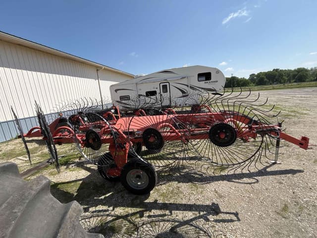 Image of Kuhn SR300 equipment image 1
