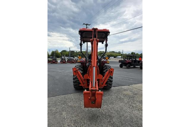Image of Kubota L3901D equipment image 4