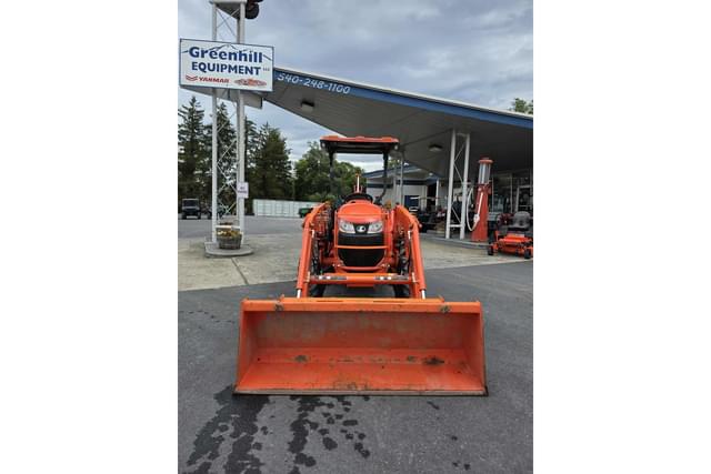 Image of Kubota L3901D equipment image 2