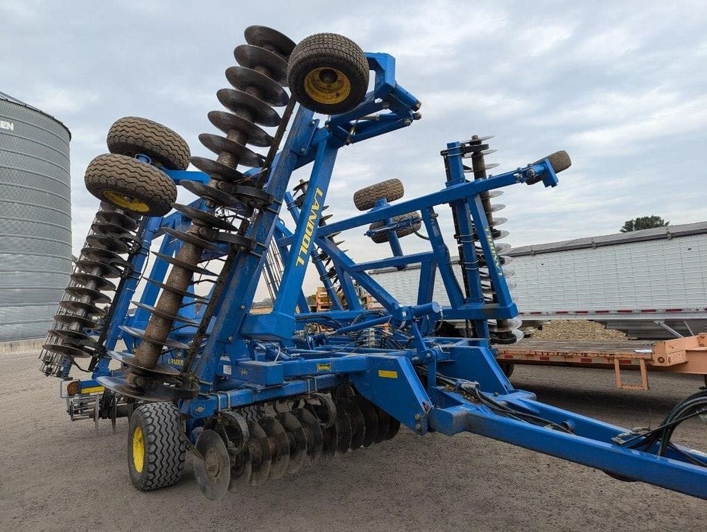 2017 Landoll 7431 Equipment Image0