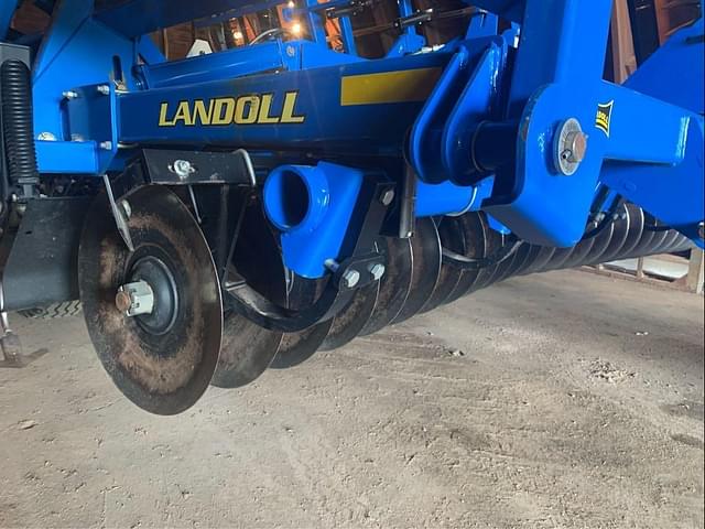 Image of Landoll 8530 equipment image 3