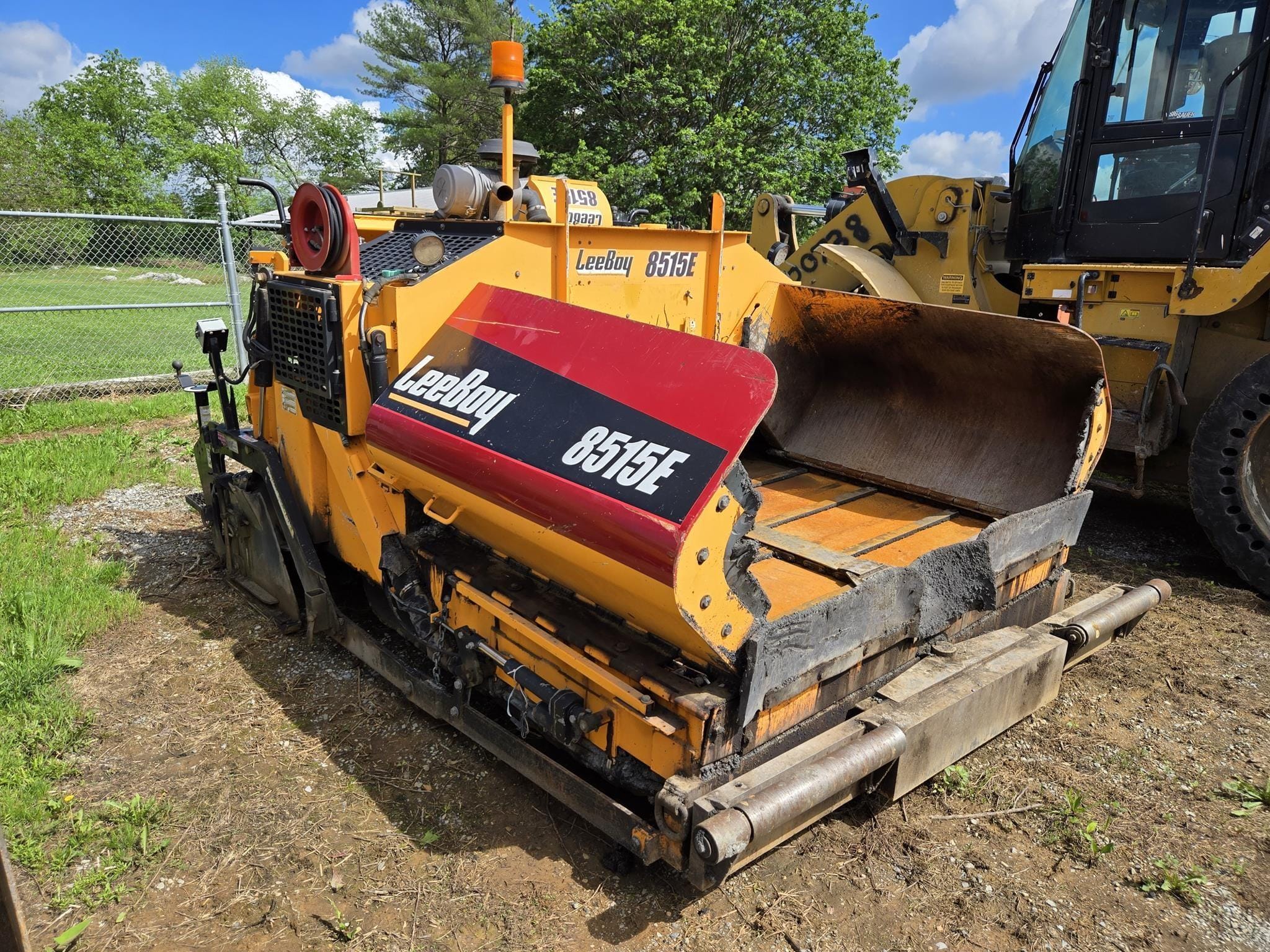 2017 LeeBoy 8515E Equipment Image0