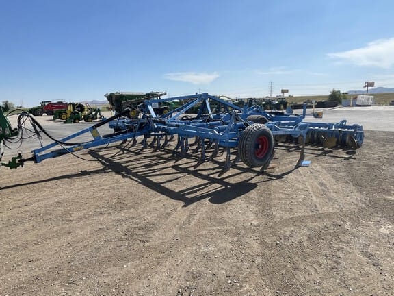 2017 Lemken Karat 9 Equipment Image0