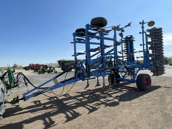 2017 Lemken Karat 9 Equipment Image0