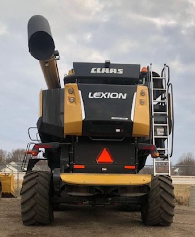 Main image CLAAS LEXION 740TT 5