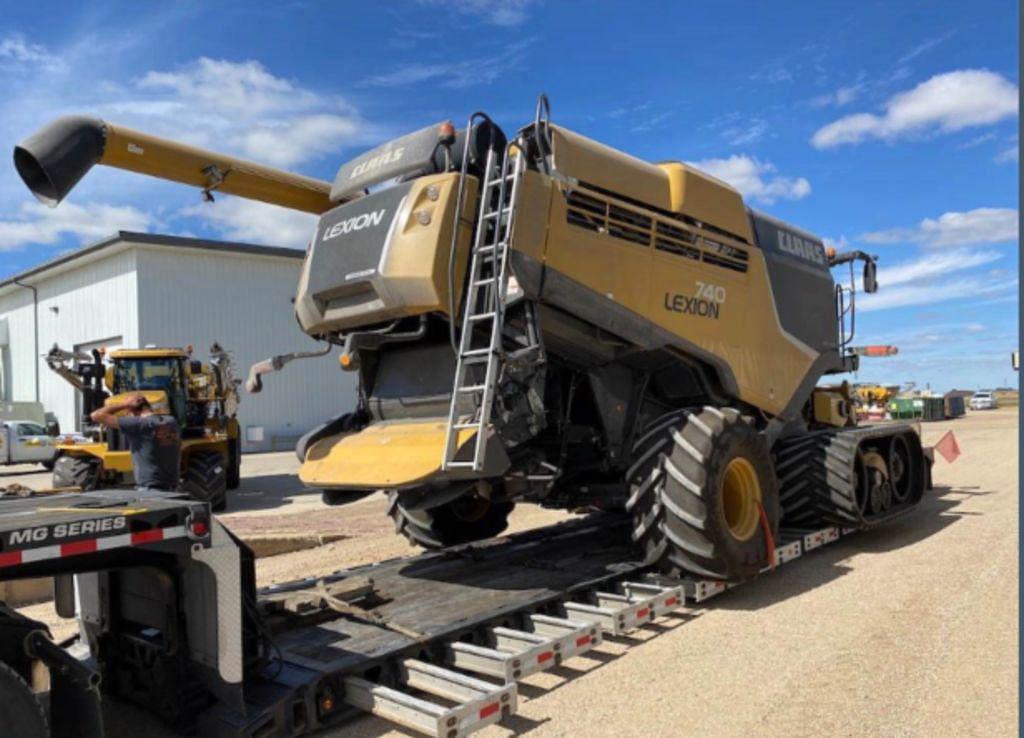 Main image CLAAS LEXION 740TT 5