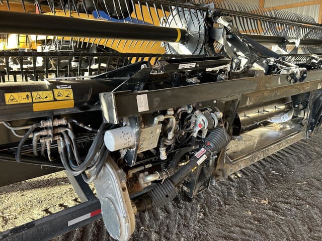 Image of MacDon FD135 equipment image 1