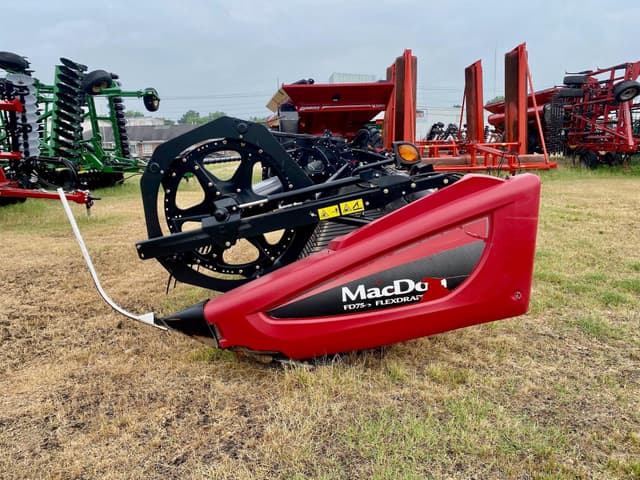 Image of MacDon FD75 equipment image 1