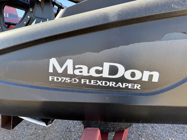 Image of MacDon FD75 equipment image 2