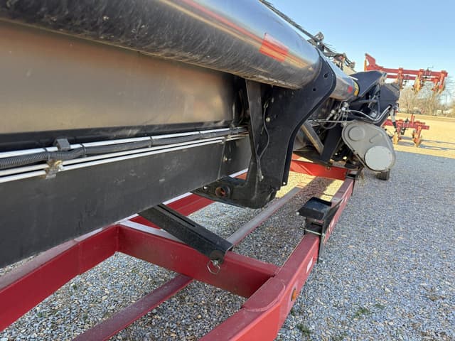 Image of MacDon FD75 equipment image 4