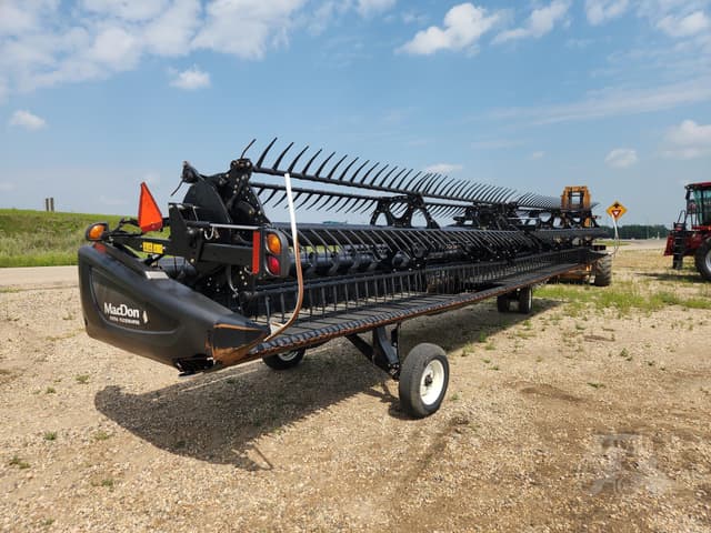 Image of MacDon FD75S equipment image 2