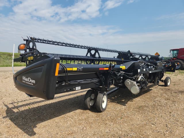 Image of MacDon FD75S equipment image 3