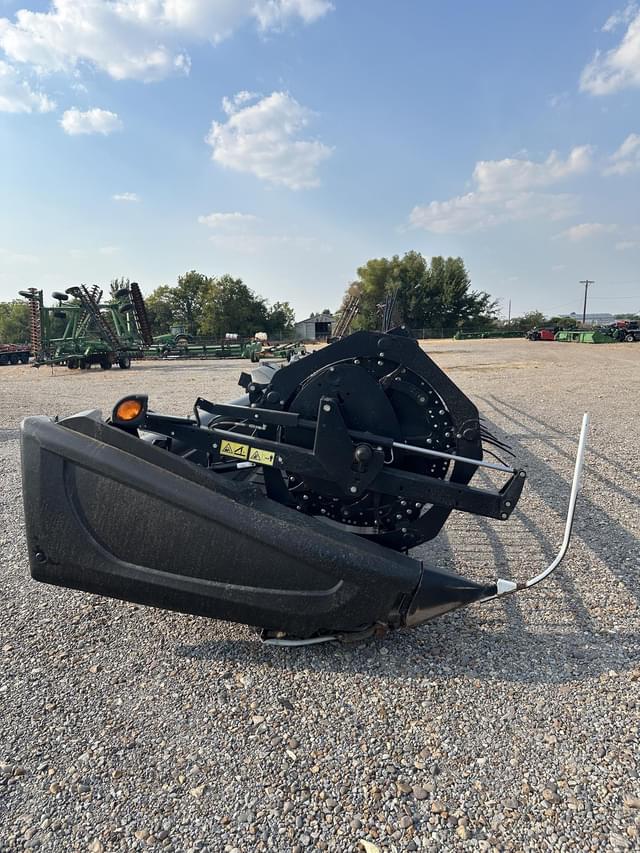 Image of MacDon FD75 equipment image 3