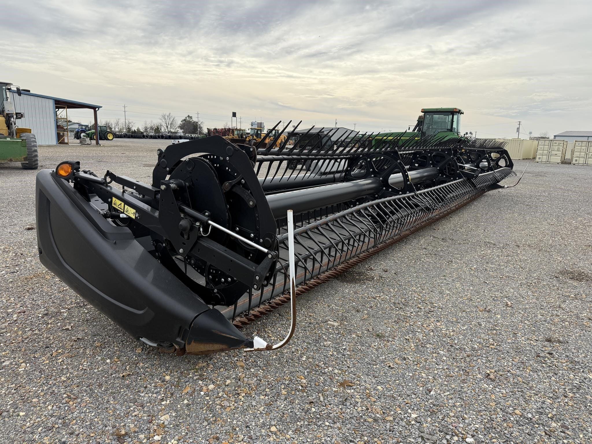 2017 MacDon FD75 Equipment Image0