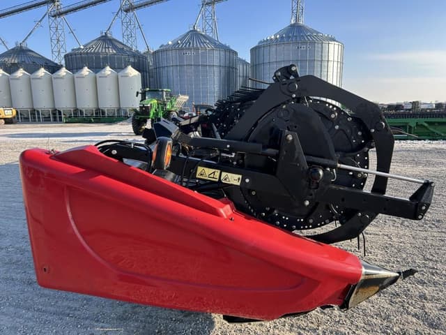 Image of MacDon FD75 equipment image 3