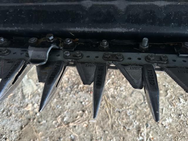Image of MacDon FD75D equipment image 2