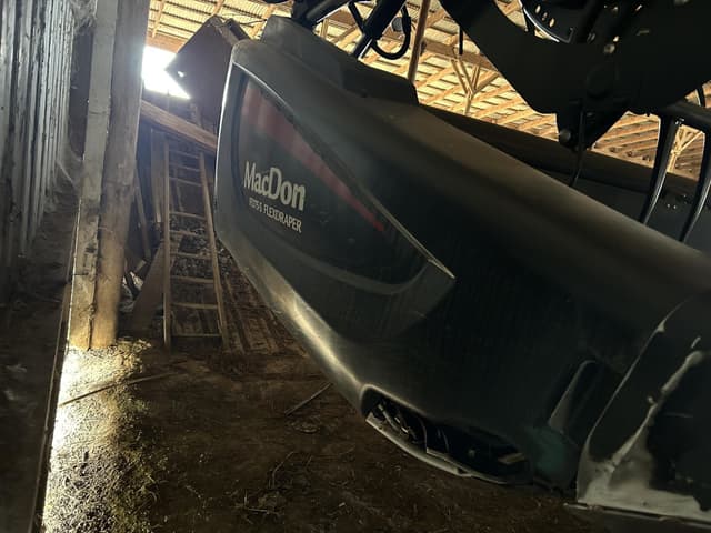 Image of MacDon FD75S equipment image 1