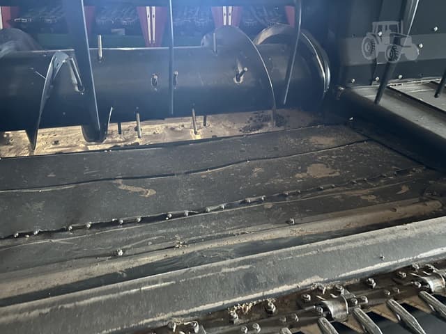 Image of MacDon FD75S equipment image 4