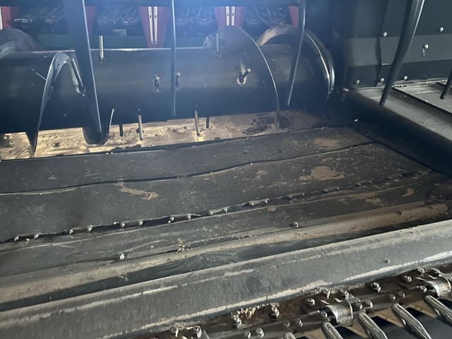 Image of MacDon FD75S equipment image 4