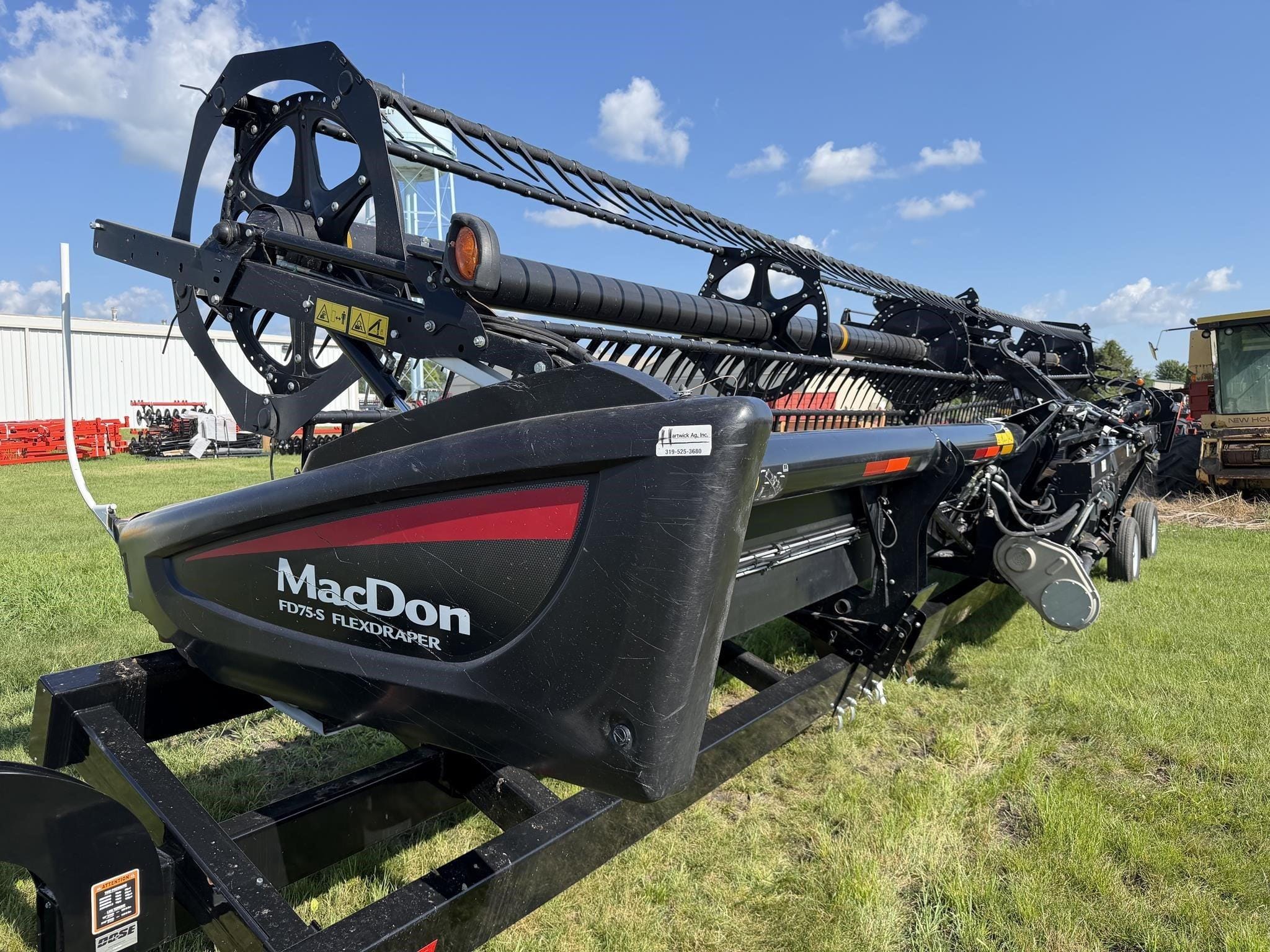 2017 MacDon FD75S Equipment Image0