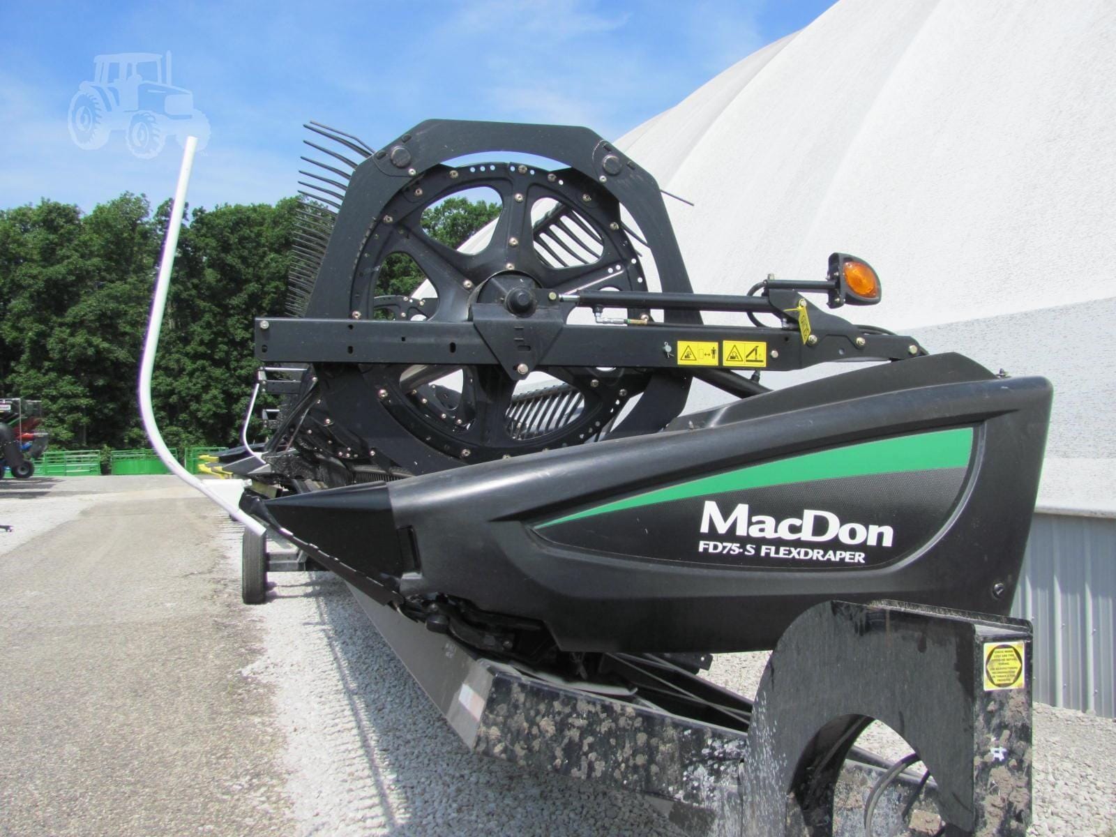 2017 MacDon FD75S Equipment Image0