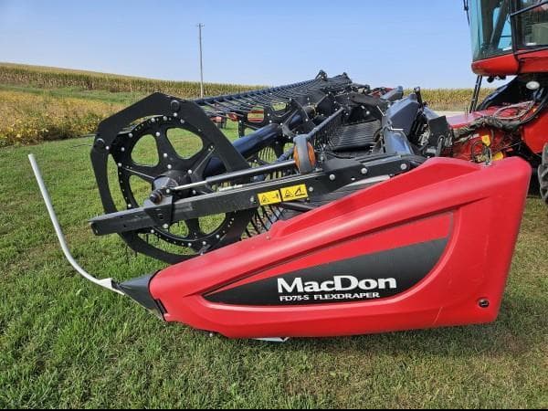 Image of MacDon FD75S Primary image