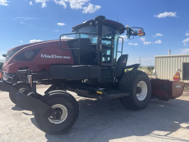 Image of MacDon M1240 equipment image 3