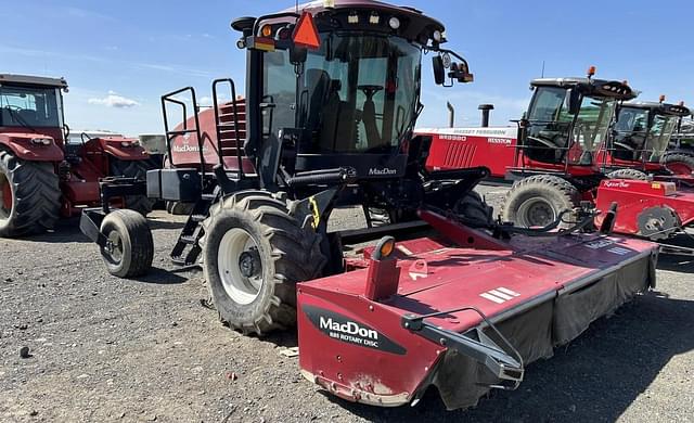Image of MacDon M1240 equipment image 3