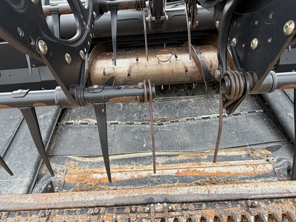 Image of MacDon FD75 equipment image 4