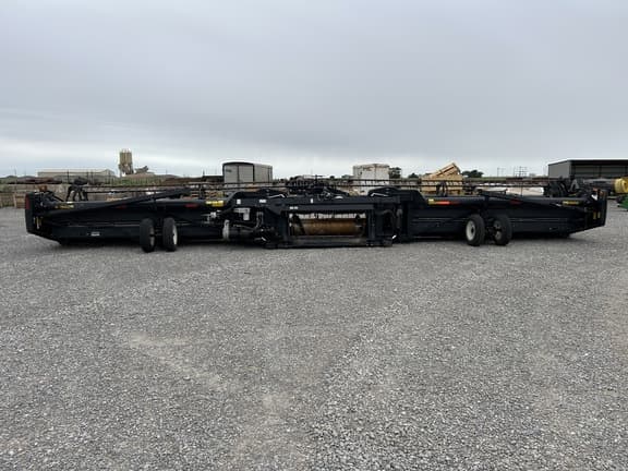 Image of MacDon FD75 equipment image 3