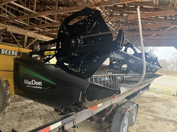 Image of MacDon FD75-30 equipment image 1