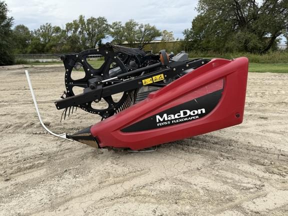 Image of MacDon FD75S equipment image 1