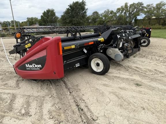 Image of MacDon FD75S equipment image 2