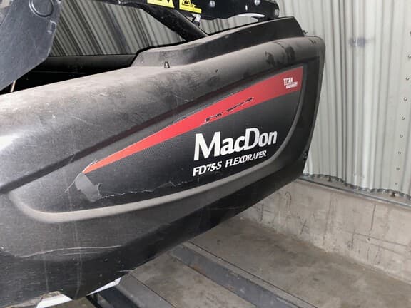 Image of MacDon FD75-35 equipment image 4