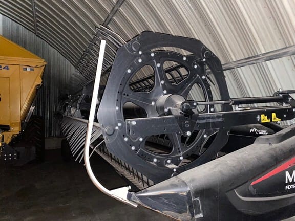 2017 MacDon FD75-35 Equipment Image0