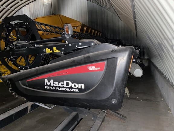 Image of MacDon FD75-35 equipment image 2