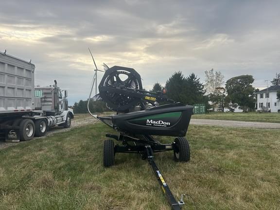 Image of MacDon FD75 equipment image 2