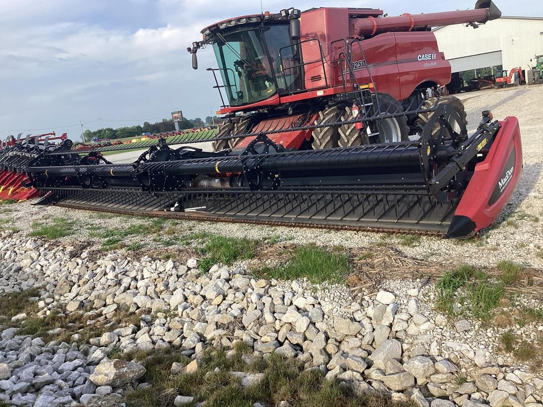 Image of MacDon FD75D Image 0