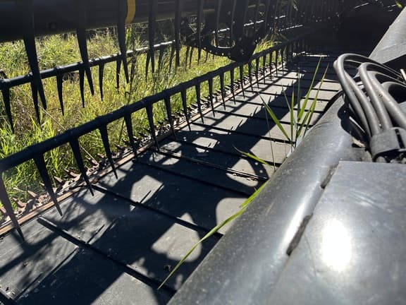 Image of MacDon FD75-40 equipment image 2