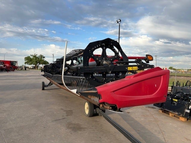 2017 MacDon FD75 Equipment Image0