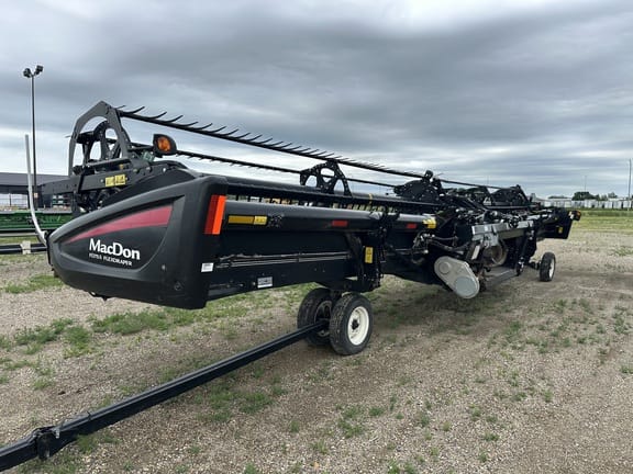 2017 MacDon FD75-40 Equipment Image0