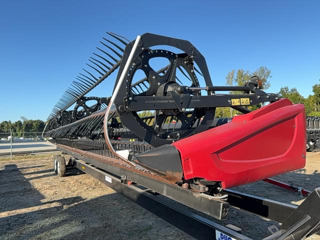 Image of MacDon FD75 equipment image 2