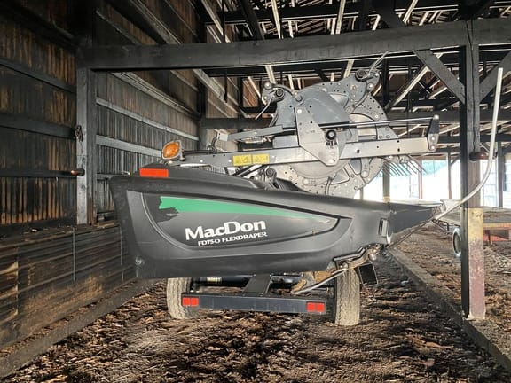 Main image MacDon FD75D