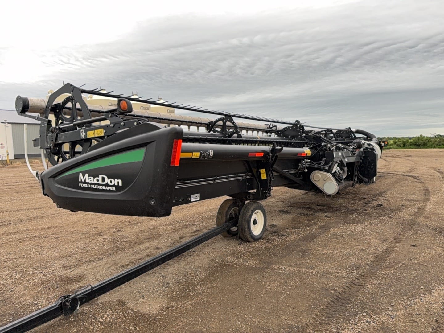 2017 MacDon FD75D Equipment Image0