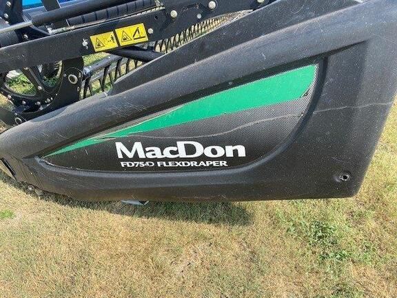 Main image MacDon FD75D
