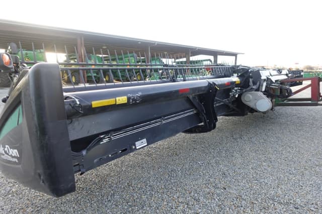 Image of MacDon FD75 equipment image 1